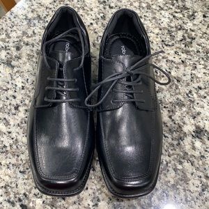 New Robert David Boys Dress Shoes - Size 3 1/2